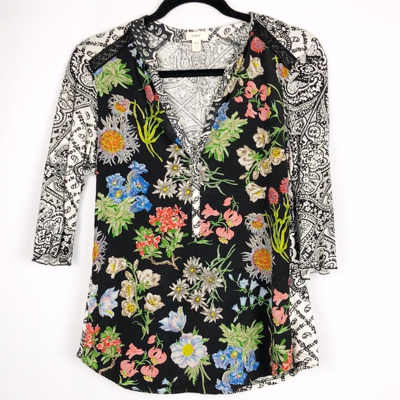 Anthropologie Tops - Anthropologie Tiny Floral Blouse in Size XS - EUC